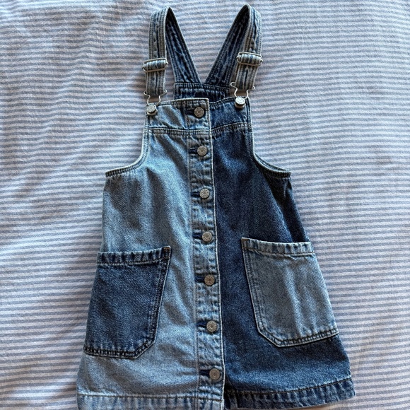 💙🩵GAP Two Toned Overall Denim Dress 💙🩵 - Picture 1 of 6